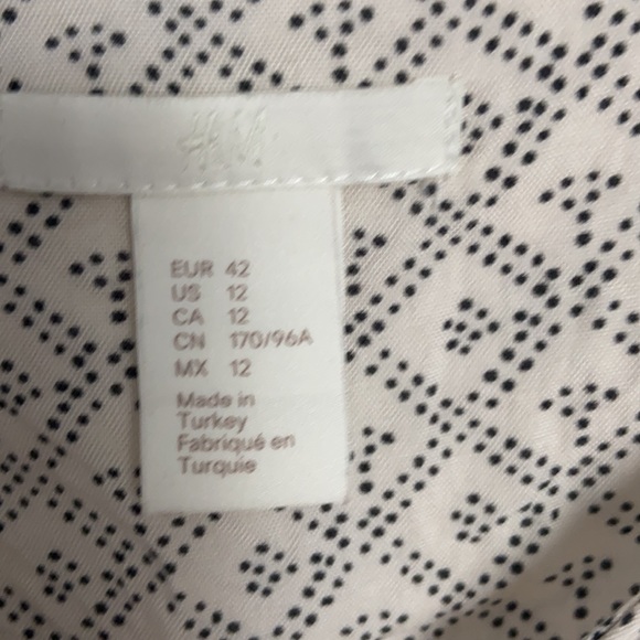 Dress. - Picture 3 of 4